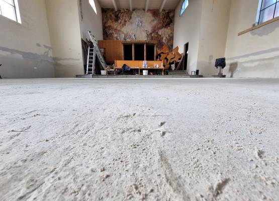 Mindenszentek-templom, Baracska, aljzatbeton felújítása